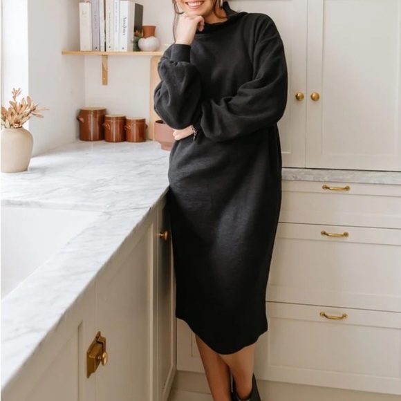 Smash + Tess Dresses & Skirts - NWT Smash + Tess the Chelsea sweater dress black small